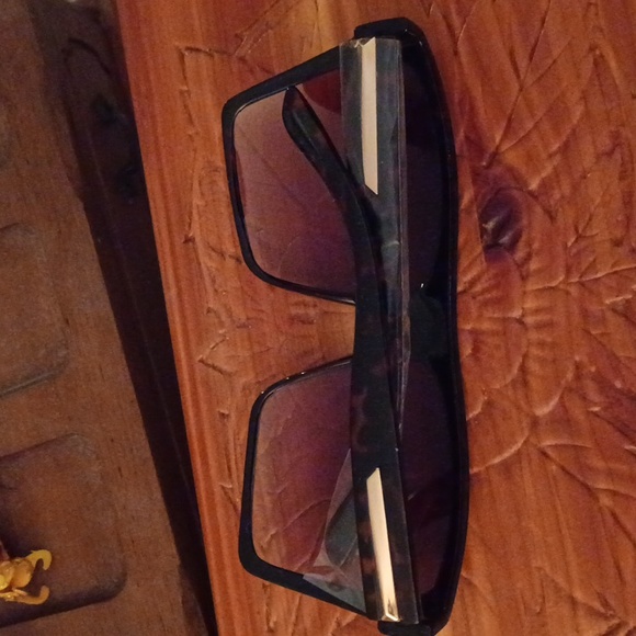 Sunglasses  Black Oversized main image 6